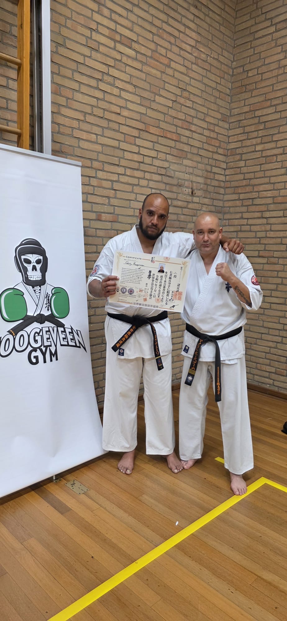 Sensei Gerry Hoogeveen samen met Sensei Manolito Borsboom in karatepak