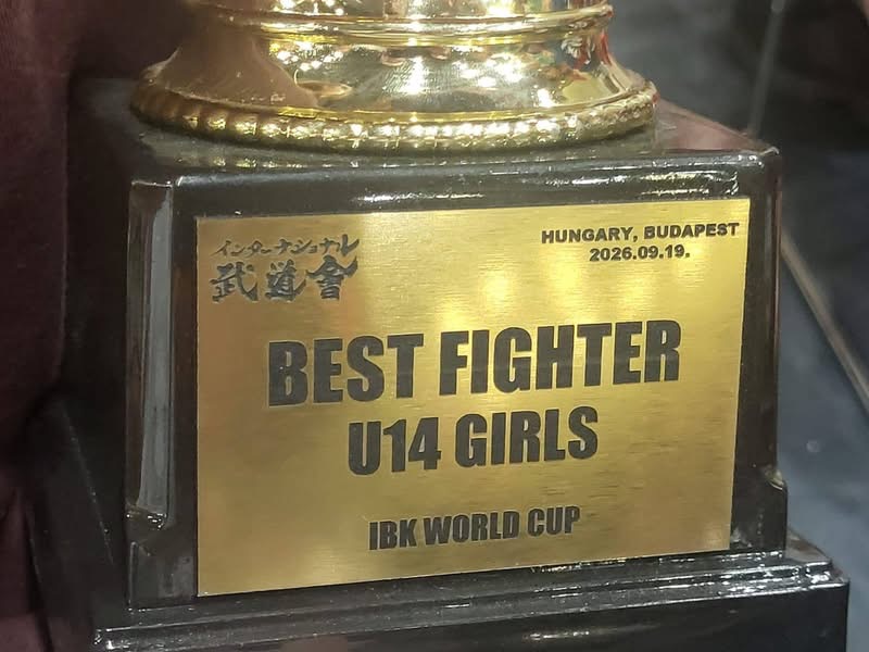 De prijs voor Beste Vechter U14 meisjes